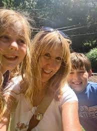 Lori Labarre's Instagram, Twitter & Facebook