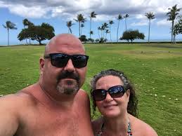 Can someone fill in my undercut in this honeymoon photo?