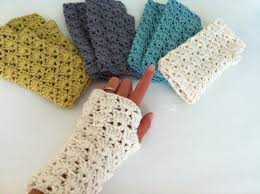 Apr 11, 2019 · as far as unique crochet stitches go, this one is super easy too. 20 Easy Crochet Fingerless Gloves Pattern