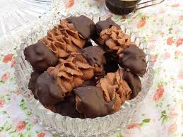 Salem Bonjour C Est Le Debut De Semaine Et Qui Dit Debut Dit La Reserve Pour Les Gouter Com Recette Petit Sable Gateau Algerien Sans Cuisson Biscuits Viennois