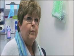 Síndrome das pernas inquietas' atrapalha sono de britânica há 46 anos