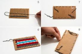 Diy anleitung upcycling teppich aus fleece decken weben via. Weben Mit Kindern Anleitung Rahmen Pappe Karton Basteln Webrahmen Basteln Weben