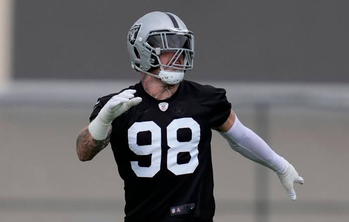 Maxx Crosby gets physical in Raiders' spirited first practice of training  camp in pads - The Athletic