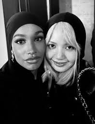 Did Lisa from Blackpink have a glow down? I heard from a lot of people that  she looks botched these days I didn't believe until I saw the last picture.  The pictures