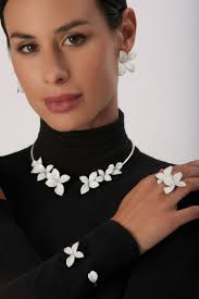 Collier Giardini Segreti: or 18 carats, multi-fleurs