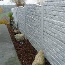 Sie dienen der dekoration, erfüllen aber auch praktische zwecke. Garten Trennwand Stein Garten Geratehaus