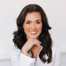 Leighann Scott's Instagram, Twitter & Facebook