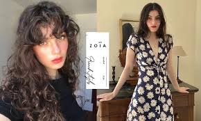 從印花洋裝到慵懶捲髮及紅潤妝容 偷師模特兒zoia 的法式風格著裝 short sleeve dresses model fashion