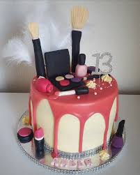 Professional / certified make up artist and cakes supplier. Make Up Drip Cake Www Chic Dreams Co Uk Big Cakes Makeup Birthday Cakes Drip Cakes