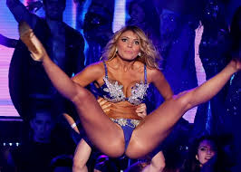 En 2010 fue candidata a reina del festival de viña del mar, obteniendo el cuarto lugar en 2010. Faloon Larraguibel The Clinic Reportajes Noticias Podcast Videos Y Humor
