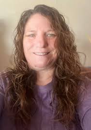 Who is a good hair stylist for highlights in Broken Arrow?