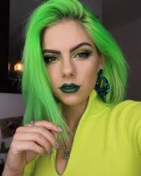 чем покрасить волосы в зеленый цвет на один день Ive Been Craving Dying My Hair Neon Green For A While Now Ive Finally Been Able To Do It Tutorial Coming Soon Neonovye Volosy Cvetnye Pricheski Yarkie Volosy