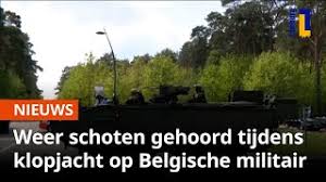 Over welke wapens het precies gaat is niet duidelijk. Voortvluchtige Gewapende Militair Blijft Zich Verplaatsen Youtube