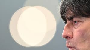 Joachim low — joachim löw joachim löw … wikipédia en français. Krise Beim Dfb Soll Jogi Low Selbst Gehen Sport Nordbayern De
