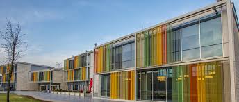 Bu konu ve en iyiler hep büyük bir merak konusudur.bir mimar olarak tasarımcıları ve meslektaşlarımı sınıflandırmak elbette çok hoşuma gitmiyor. Turkiye Nin En Yuksek Puanli Mimarlik Okullari Arkitera