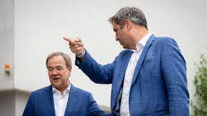The bavarian led the field of potential candidates to succeed merkel in a poll released sunday, recording 37 percent, compared to just 13 percent for laschet. Kommentar Warum Soder Immer Wieder Gegen Laschet Austeilt Politik Nordbayern