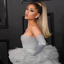 Iggy azalea (official music video). Ariana Grande Endlich Zeigt Sie Fotos Ihrer Hochzeit Gala De