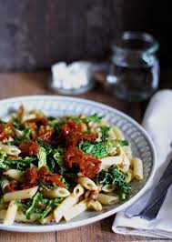 Nudeln Mit Getrockneten Tomaten Wirsing Schafskase Und Walnusse Ein Einfaches Nudeln Mit Getrockneten Tomaten Vegetarische Nudelrezepte Getrocknete Tomaten
