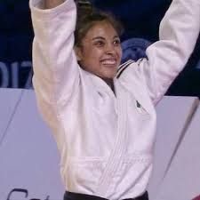 LUZ OLVERA (@luz_mos)