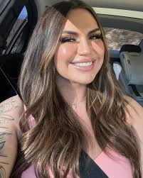 Autumn Combs's Instagram, Twitter & Facebook