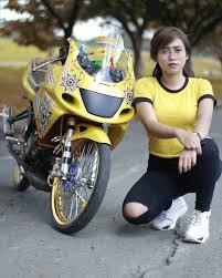 Berhubung ninja rr mono adalah saudara kandung z250sl yang telanjang, biar enggak repot langsung dikonversi saja. Pin Di Modif