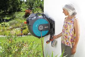 Gardena Wand Schlauchbox 35 Roll Up Automatic Li Mit Elektromotor Wassertechnik Ratgeber Mcm Systeme