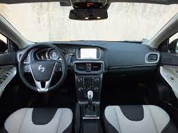 Consultez les avis de propriétaires du modèle volvo v40 (2e generation) : Essai Volvo V40 Cross Country Une Question D Apparence