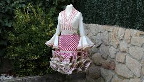 Patrón blusa zahara con hombros descubiertos. Patron Conjunto Flamenco Corto De Mujer Patronesmujer Blog De Costura Patrones Y Telas