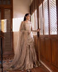 Ayeza Khan Revisits the 80s in Stunning Bridal Shoot [Images] - Lens