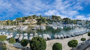Die höhlen liegen an der ostküste von mallorca, in der ortschaft von porto cristo. Porto Cristo Mallorca Seemallorca Com