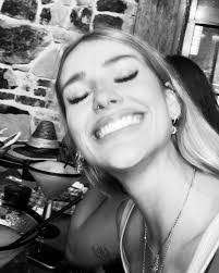 Laura Janvrin's Instagram, Twitter & Facebook