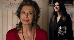 Grammy award winner from italy 🇮🇹 www.laurapausini.com. Sophia Loren Returns To The Screens With Music By Laura Pausini Latest News Breaking News Top News Headlines