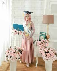 Maybe you would like to learn more about one of these? 30 Model Kebaya Wisuda Modern Remaja Simpel Elegan