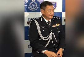 Pengarah jabatan sumber sebelum dilantik sebagai ketua polis negara, mohamad fuzi pernah memegang jawatan pengarah cawangan khas, pengarah pengurusan, pengarah pasukan petugas. Nama Ketua Polis Negara 2018 Sakk Kal
