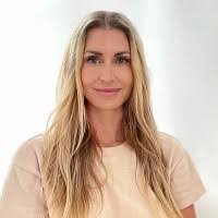 Danielle Nau's Instagram, Twitter & Facebook