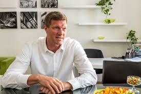 Looking for information on attila vári? Vari Attila A Vizilabdacsalad Mindig Eremeselyeskent Tekint A Valogatottakra Demokrata