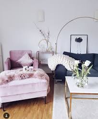 Wenn Ich Die Fussbodenfarben Braunes Holz Plus Hellen Teppich Mache Sehe Ich Wie Die Dunkle Couch Innenarchitektur Wohnung Einrichten Dekoration Zimmer Einrichten