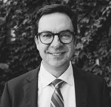 Kevin Kee's Instagram, Twitter & Facebook