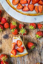 saftiger erdbeer bananen kuchen mit pudding ohne weissen zucker mrs flury gesund essen leben bananen kuchen pudding kuchen gesundes essen