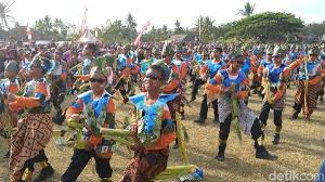 See more ideas about islamic cartoon, hijab cartoon, anime muslim. Foto Keren 2 020 Penari Kuda Lumping Tampil Bareng