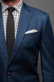 Những điều cần biết về các kiểu vai áo vest nam