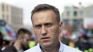 Der russische oppositionspolitiker alexei nawalny ist am moskauer flughafen scheremetjewo festgenommen worden, nachdem er aus deutschland nach russland zurückgekehrt war. Nawalny Uberrascht Alle Kreml Kritiker Meldet Sich Aus Berliner Charite Sprecherin Verkundet Erstaunlichen Plan Politik