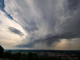 In der arktis brennt ein gewaltiges feuer, was fatale folgen für das klima haben könnte. Unwetterwarnung Fur Montag Vor Schwerem Gewitter In Bremen Und Niedersachsen Niedersachsen