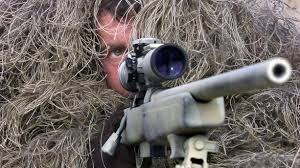 Aujourd'hui dans son transpi, etienne carbonnier nous emmène au championnat de l'homme le plus fort du monde, aux philippines. Plus Fort Qu American Sniper Un Soldat Canadien Tue Un Djihadiste A Plus De 3 500 Metres De Distance Lci