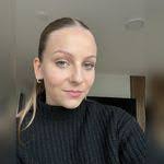 Nicole Ellinger's Instagram, Twitter & Facebook