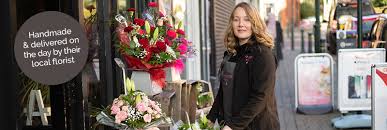 At flower chimp you will definitely find the right gift to make valentine's day the most. Send Valentines Day Flowers In Ireland Delivered On 14th Feb