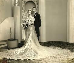 Anni 20 vestiti da sposa anni 30. Moda Sposa Anni 30 40 Fotografie Di Immensi Abiti Nuziali Vanilla Magazine