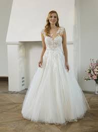We did not find results for: Hochzeitsausstatter Brautgeschaft In Berlin Princess Dreams Brautmode Hochzeitskleid Hochzeitskleid Spitze