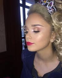 Soft browns and golds and a bold red lip for Aine💄 Congrats