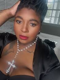 All love and fly shit! 🤍🦋